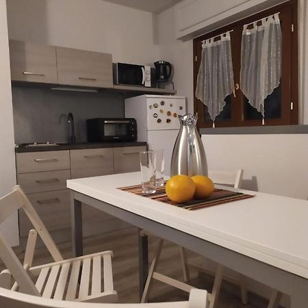 Appartamento In Villa Con Giardino A 300M Dal Lago Maggiore Castelletto sopra Ticino Exterior foto